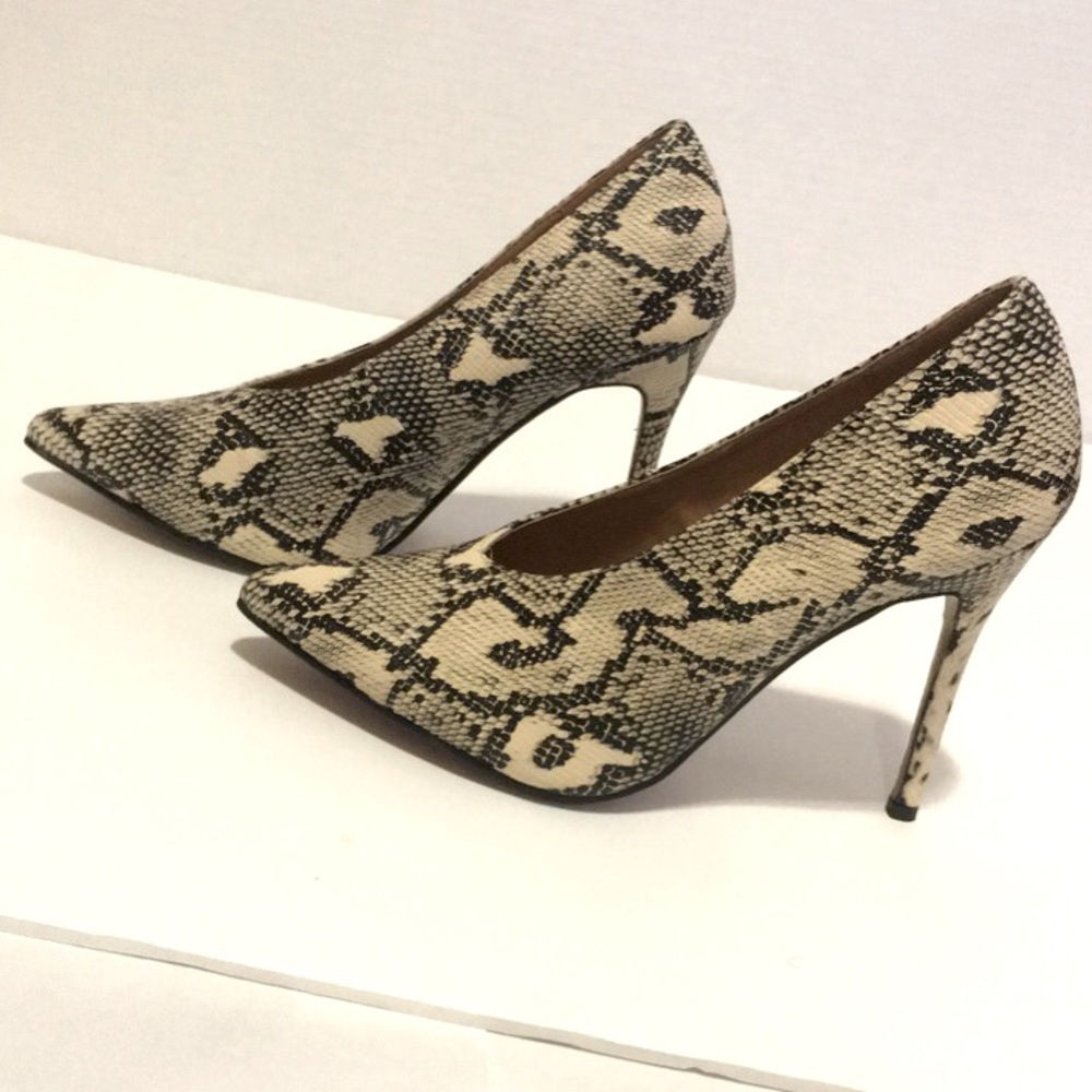 Snake skin pattern Extreme Comfort heels